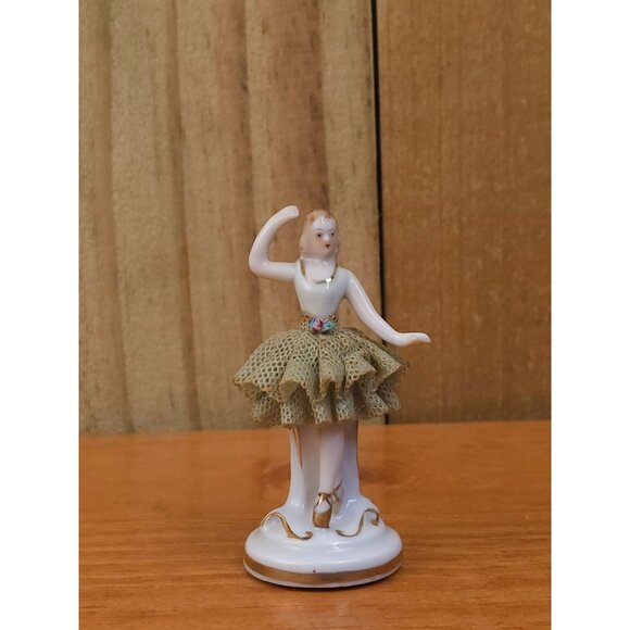 Vintage Porcelain Ballerina Figurine With Lace Skirt - Picture 1 of 8